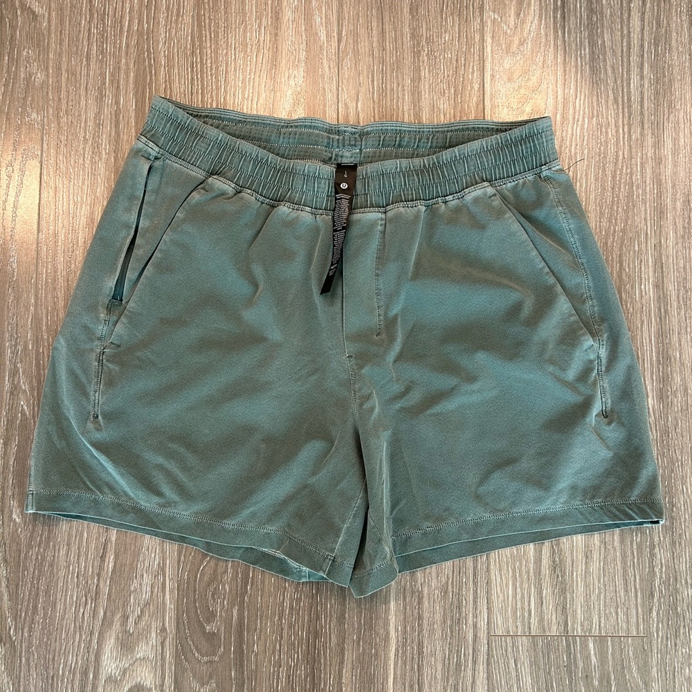 Men’s 5” Pacebreaker Lululemon Shorts